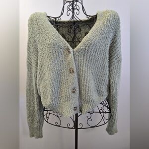 Elegant Women's Cardigan in Soft Green